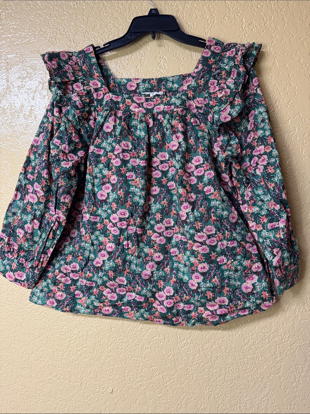 entro Green Floral Ruffle Square-Neck Blouse with Pink Flowers